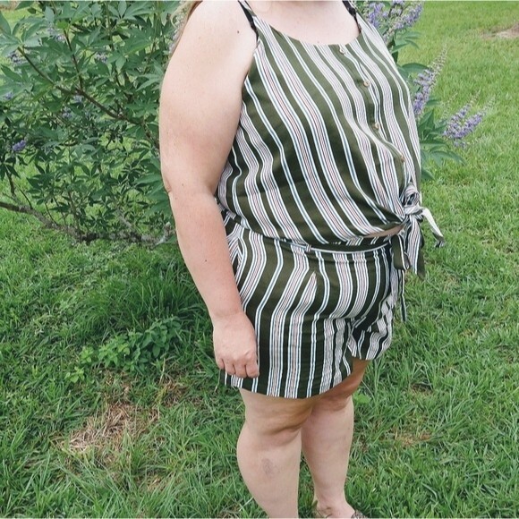 Green Striped Romper 2 Piece 1X - Picture 7 of 7